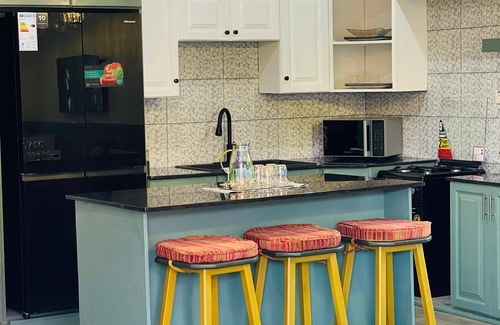 Seeta Apartment | Asante Courts luxury at Namugongo, Kampala, Uganda. free wiifi, Netflix, parking