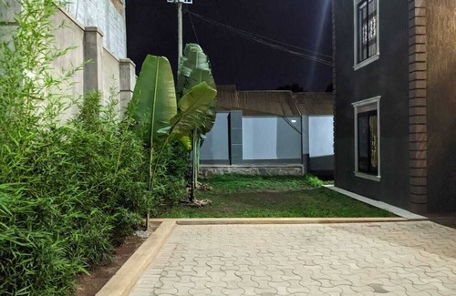 Seeta Apartment | Asante Courts luxury at Namugongo, Kampala, Uganda. free wiifi, Netflix, parking