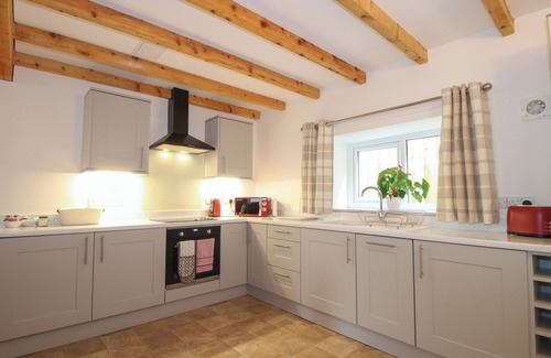 Overton-on-dee Cottage | ASCOT, romantic, character holiday cottage in Ellesmere