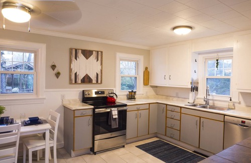 Candler House | Asheville Stay-cation - Clean, Big yard, Hot tub, Dogs OK