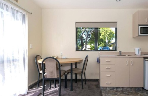 Blenheim Hotel | Ashleigh Court Motel