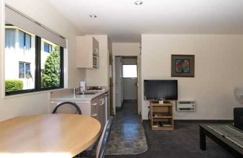Blenheim Hotel | Ashleigh Court Motel