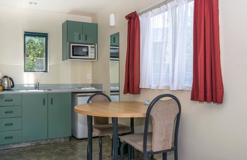 Blenheim Hotel | Ashleigh Court Motel