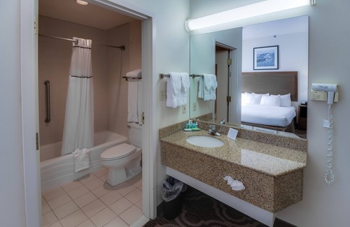 Lubbock Hotel | Ashmore Inn and Suites