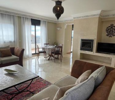 Asilah Apartment | Asilah Duplex----- Luxury living ---- Sea View ---- Access to 2 pools -----5 minutes From Thee Beach ---wifi - Ac----- Private Parking -------------------------------------Vida de Lujo ---- Vistas al mar ----- Acceso a 2 Piscinas -----a 5 minutos de playa