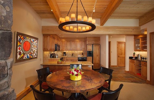 Aspen Condo | Aspen Alps Two bedroom condo with amazing views of Aspen Mountain