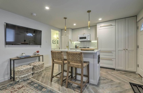 Aspen Condo | Aspen Condo w/Mountain Views & Ski Access!