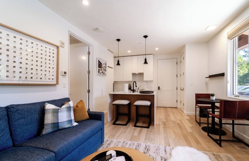 West End Condo | Aspen Hideaway by AvantStay | Walk to Aspen, Near Slopes + Pool & Hot Tub Access