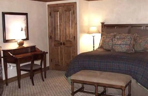 Downtown Hotel | Aspen Mountain Residence 3 bed 3 bath limited availability 2026