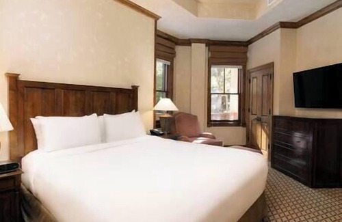 Aspen Resort | Aspen Mountain Residences, Best Location, Hot Tub!