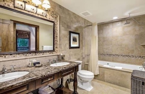 Aspen Resort | Aspen Mountain Residences, Best Location, Hot Tub!