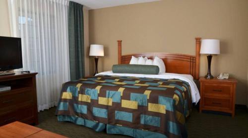 Kutzky Park Hotel | Aspen Suites - Rochester