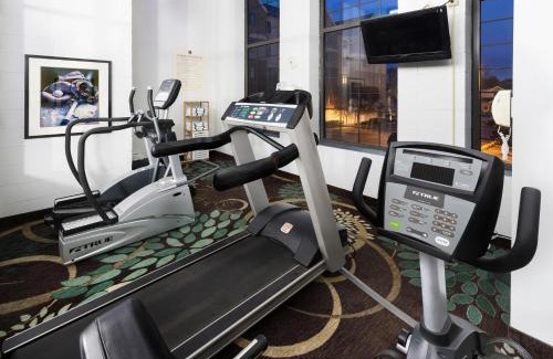 Kutzky Park Hotel | Aspen Suites - Rochester