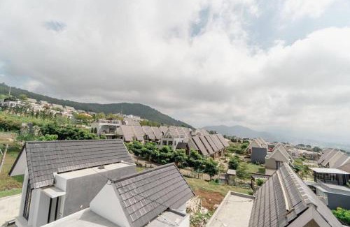 Oro Oro Ombo Villa | Asri Panderman Villa J-1