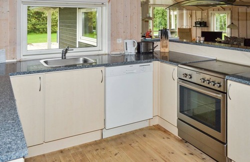 Hou House | "Åsta" - 1.7km from the sea by Interhome