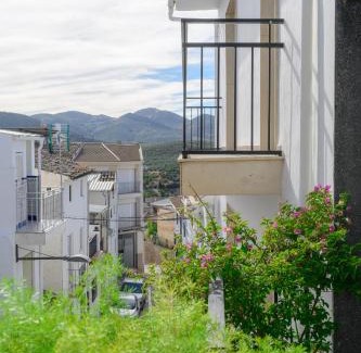 Castillo de Locubin House | AstArte Guesthouse