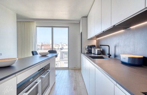 Auteuil Apartment | Astonishing views on Paris from the 45m2 terrace at the 8th floor -new building
