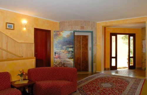 Gardola Hotel | Astra