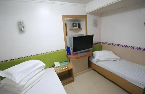 Prince Edward House | Astronaut's Hotel