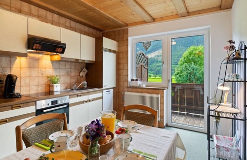 Muhlbach im Pinzgau Apartment | Chalet Bramberg near Ski Slopes