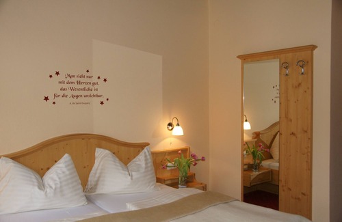 Kirchschlag in der Buckligen Welt Hotel | Post Hönigwirt