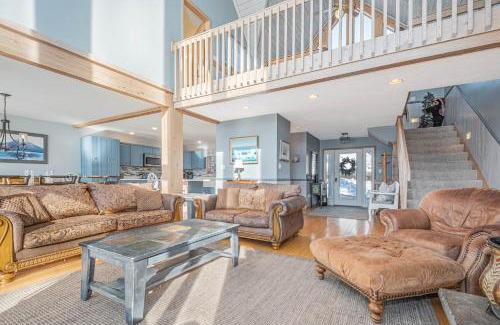 McHenry House | At Lakes Edge