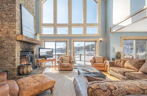McHenry House | At Lakes Edge