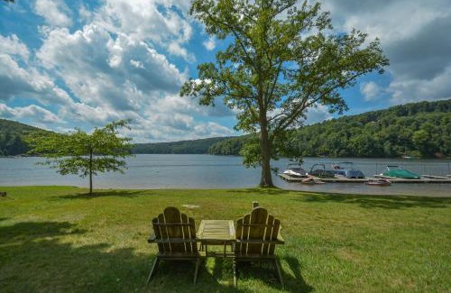 McHenry House | At Lakes Edge