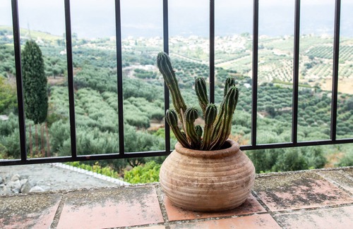 Petrokefalo House | At the foot of Psiloritis Mountain gazing at the Cretan sea