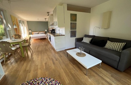 Seeshaupt Apartment | Atelier Seeshaupt Bright, Airy Studio Apartment on Lake Starnberg