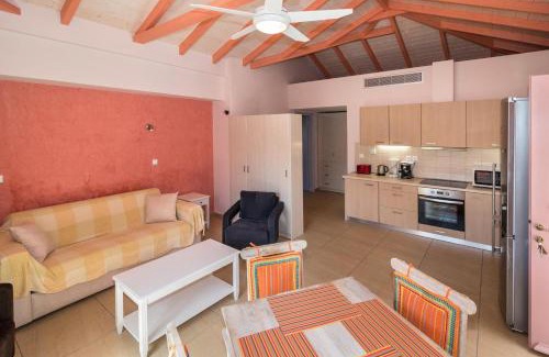Lefktron Villa | Athena's cottage Stoupa