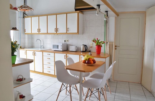Omonia Apartment | Athens Central Station 4-Room Apartment/AC & towels Optional +