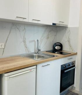 Paralia Ofryniou Apartment | ATHINA