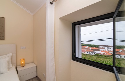 Feteiras Ski Chalet | Atlantic Seaview Window