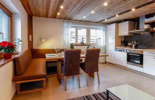 Rauris House | Atmospheric ski-in/ski-out with terrace