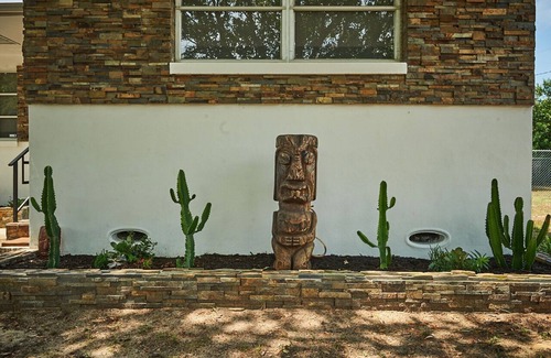 Tarpon Springs House | Atomic Tiki Modern Mid-Century Ranch House - 1950's