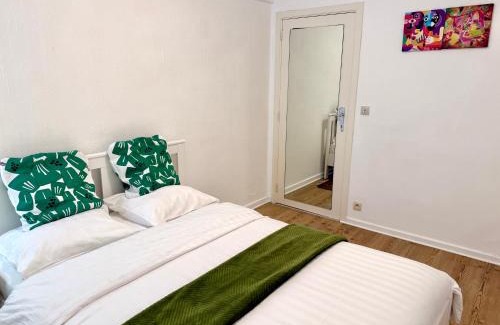 Laken Apartment | Atomium Brussels Canopy