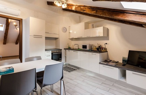 Roiano-Gretta-Barcola-Cologna-Scorcola Apartment | Attic in the park large and bright