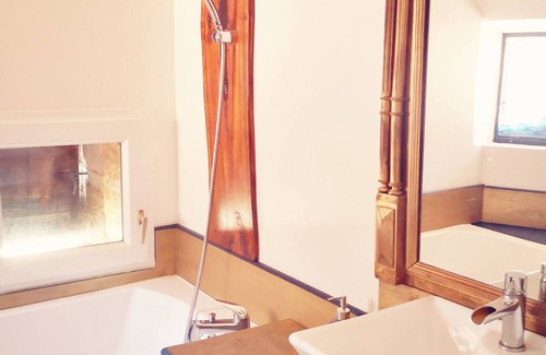 Saulieu Apartment | Attic studio