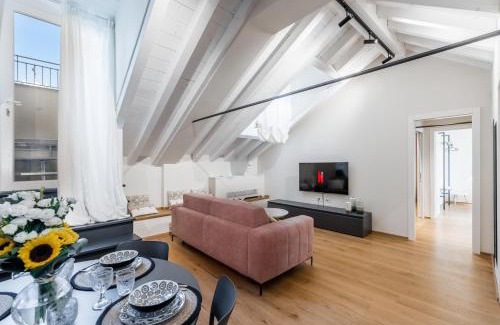 Genoa Historical Centre Apartment | Attico di Lusso 5 Stelle con terrazzo San Giorgio