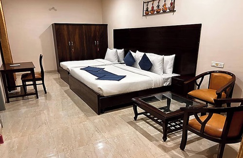 Sanganer Hotel | Atulya Green By Meyatri