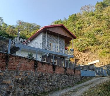 Kandaghat Cabin | Atulyam Farms and Stay