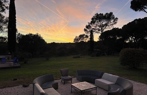 Le Cannet-des-Maures Villa | Atypical gîte in the heart of the Maures Nature Reserve