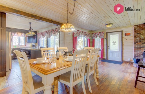 Bury Ski Chalet | Au Petit Bonheur - Waterfront Eastern Townships
