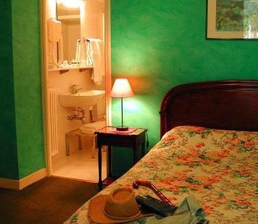 Peillon Hotel | Auberge De La Madone