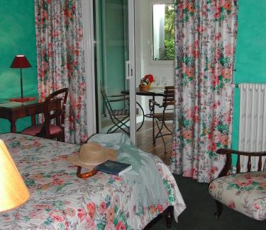 Peillon Hotel | Auberge De La Madone