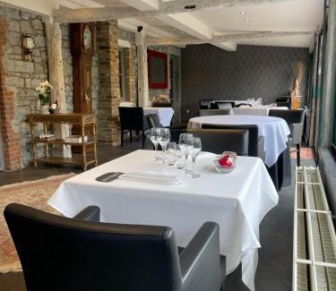 Falmagne Hotel | Auberge Des Cretes