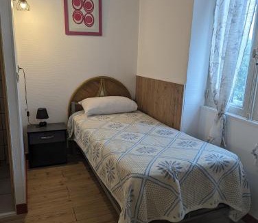 Aubenas Hotel | Auberge Des Pins