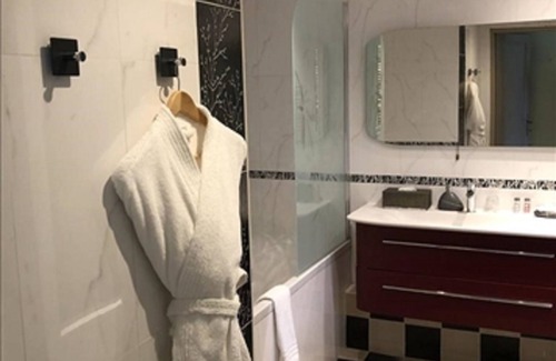 Saint-Quentin-en-Yvelines Hotel | Auberge du Manet