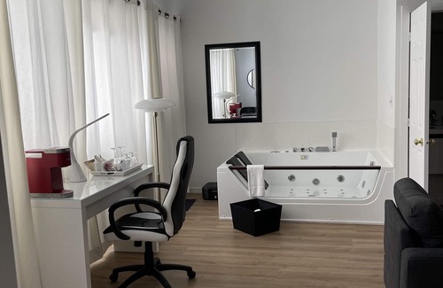 Sainte-Agathe-des-Monts Hotel | Auberge Hôtel Spa Watel